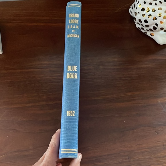 Bluebook, Michigan Masonic law book - Picture 4 of 8